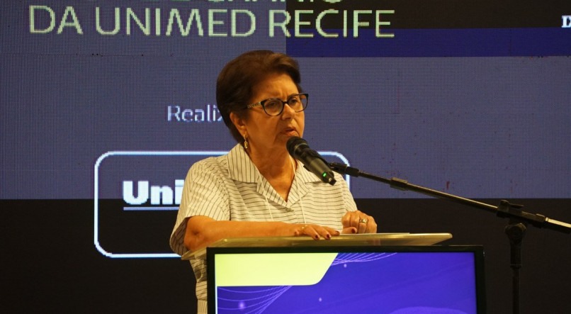 Dra. Maria de Lourdes Araújo, Presidente do Conselho de Administração da Unimed Recife, fez a abertura do evento