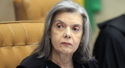Ministra Cármen Lúcia durante sessão plenária do STF. 

