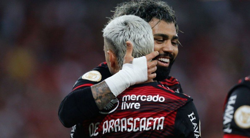 Arrascaeta e Gabriel Barbosa ser&atilde;o titulares contra o Al-Hilal