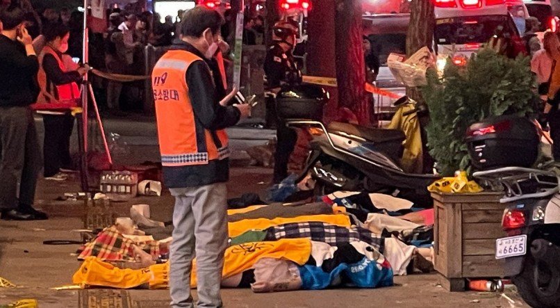 Tumulto em festa de Halloween deixa dezenas de mortos e feridos em Itaewon