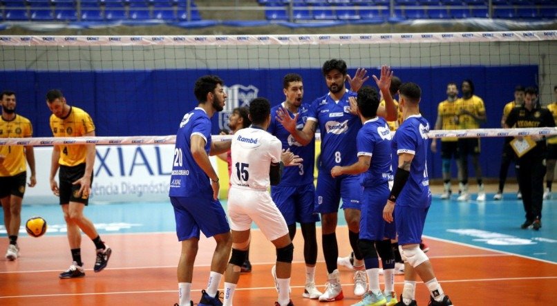 Atual campeão, Perugia é o primeiro finalista do Mundial de clubes de vôlei