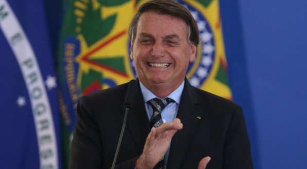 Bolsonaro tem terceiro dia de julgamento nesta ter&ccedil;a (31), veja motivo de a&ccedil;&otilde;es no TSE  e assista ao vivo &agrave; sess&atilde;o