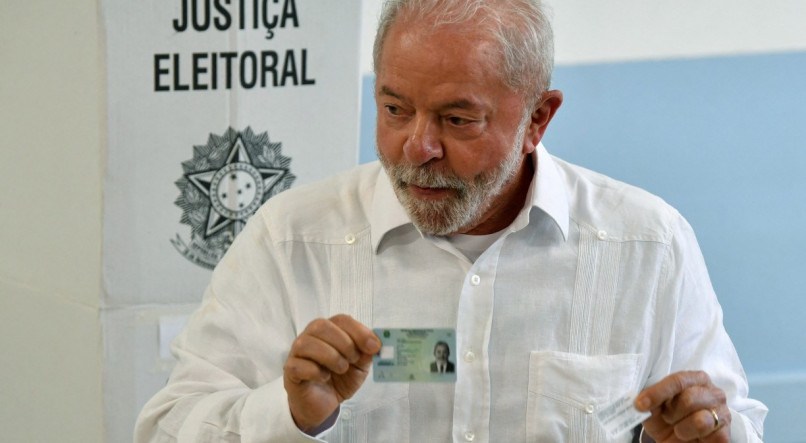 Lula acaba de se pronunciar sobre sua interna&ccedil;&atilde;o no hospital e cirurgia realizada neste domingo (20), veja declara&ccedil;&atilde;o
