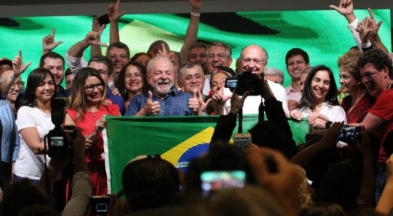 Primeiro discurso de Lula após vitória