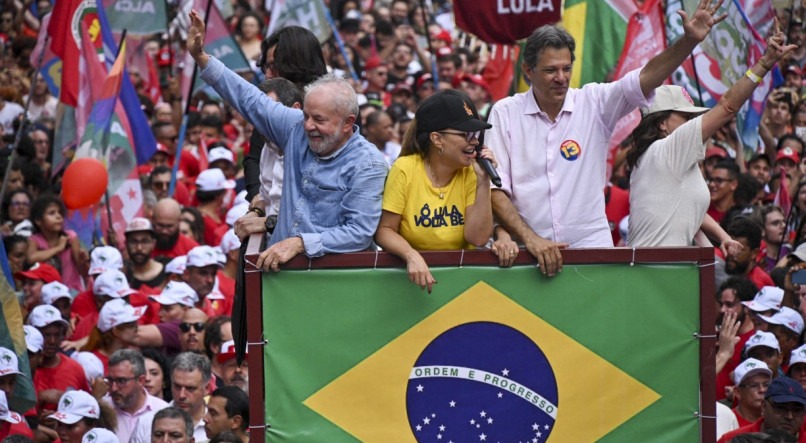 Fernando Haddad e Lula durante campanha em S&atilde;o Paulo