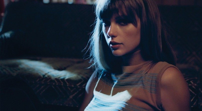 Taylor Swift em sessão de fotos para o álbum 'Midnights', lançado em outubro de 2022. 