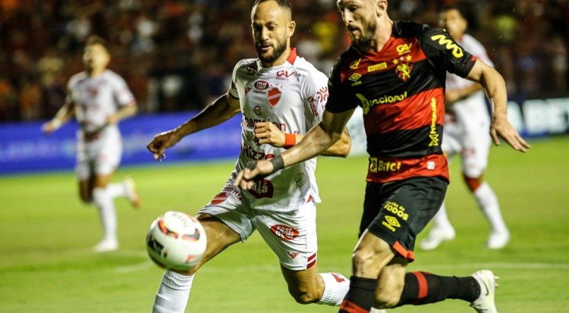 CONFRONTO No jogo de ida, na Ilha do Retiro, os rubro-negros dominaram a partida, com mais de 70% de posse de bola, mas o duelo terminou 0x0 