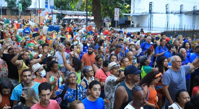 ENCONTRO DE BLOCOS LIRICOS NO RECIFE ANTIGO. SE REUNIRAM NO MARCO ZERO E DESFILARAM ATÉ A PRAÇA DOS ARSENAL. CARNAVAL. BLOCOS LIRICOS.