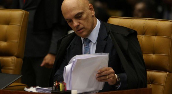 Alexandre de Moraes diz que X pagou multas de R$ 28,6 milh&otilde;es em conta errada e determina transfer&ecirc;ncia