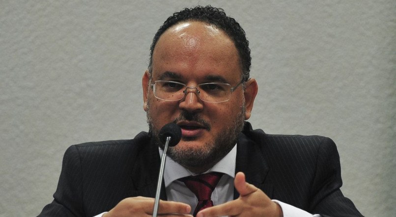 Ex-ministro Henrique Paim