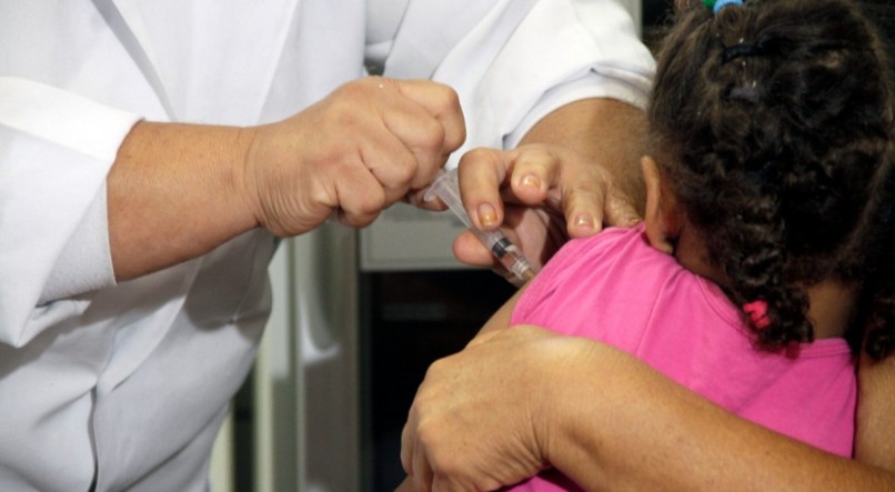 Baixas coberturas vacinais preocupam e apresentam risco de reintrodução de doenças no Estado