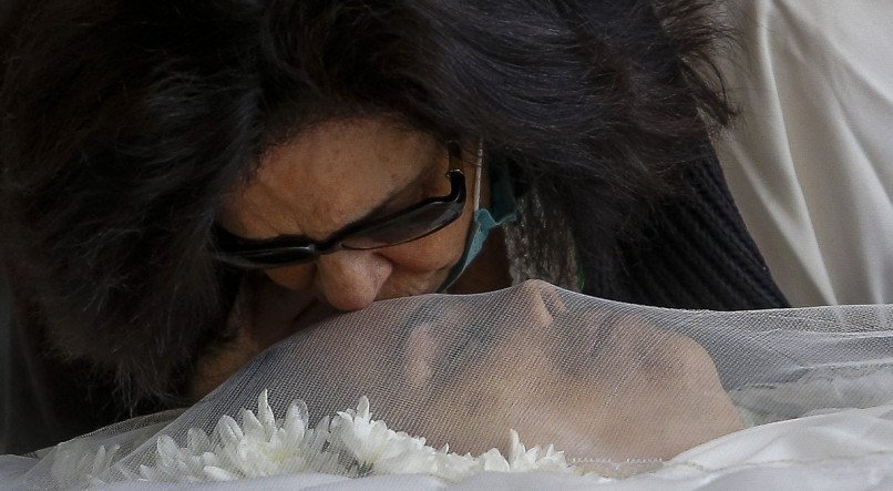 Wilma Petrillo se despede da companheira, Gal Costa, em velório na Alesp