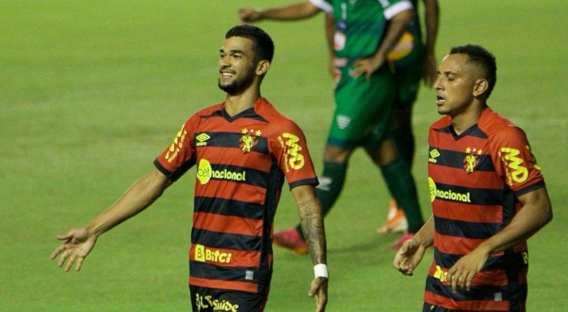 Gustavo, meia formado no Sport e que foi vendido ao Al Ahli