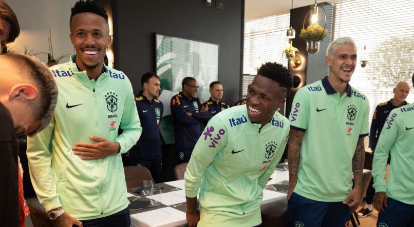 Seleção Brasileira já se reuniu em Turim para primeiros treinos antes da Copa do Mundo 2022. Na foto, Éder Militão, Vinícius Júnior e Pedro.