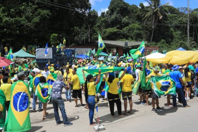 Na última eleição presidencial, apoiadores do ex-presidente Jair Bolsonaro se reuniram em frente a quartéis