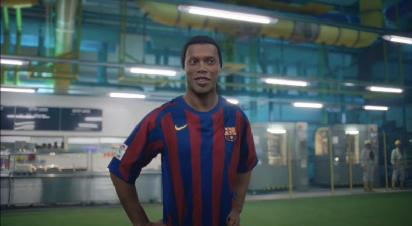 Ronaldinho, do Barcelona, no comercial da Nike.