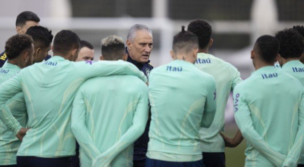 TURIM No quarto treino da seleção brasileira, Tite trabalhou questões táticas e bolas paradas 