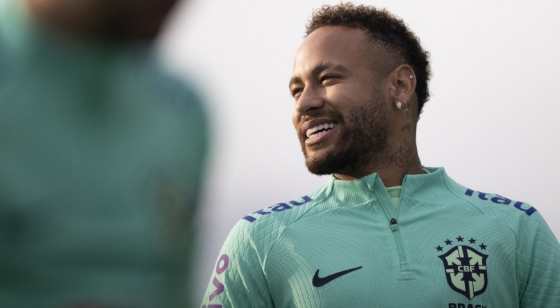 Neymar está de chuteira nova para a Copa do Mundo 2022