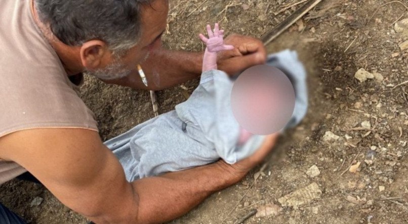 Pescadores encontraram recém-nascida dentro da mochila jogada em rio em São Lourenço da Mata, em 17 de novembro