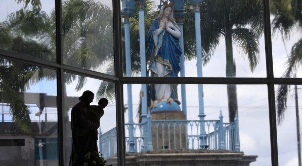 Santuário do Morro da Conceição reabre com missa e novo altar após 8 meses de obras
