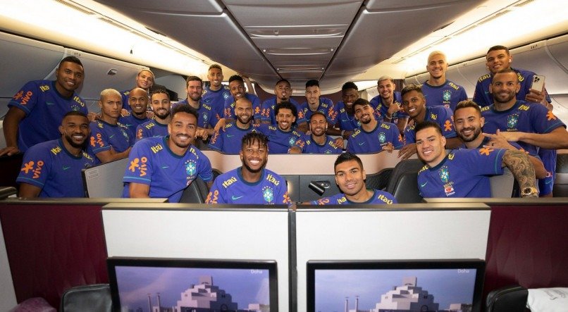 Grupo da Seleção Brasileira viajando ao Catar para disputa da Copa do Mundo 2022
