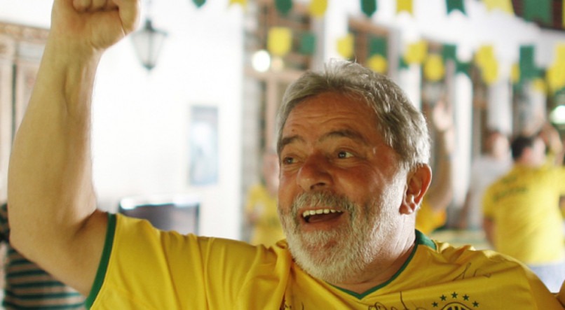 Lula confirma disputa do Brasil para sediar Copa do Mundo novamente