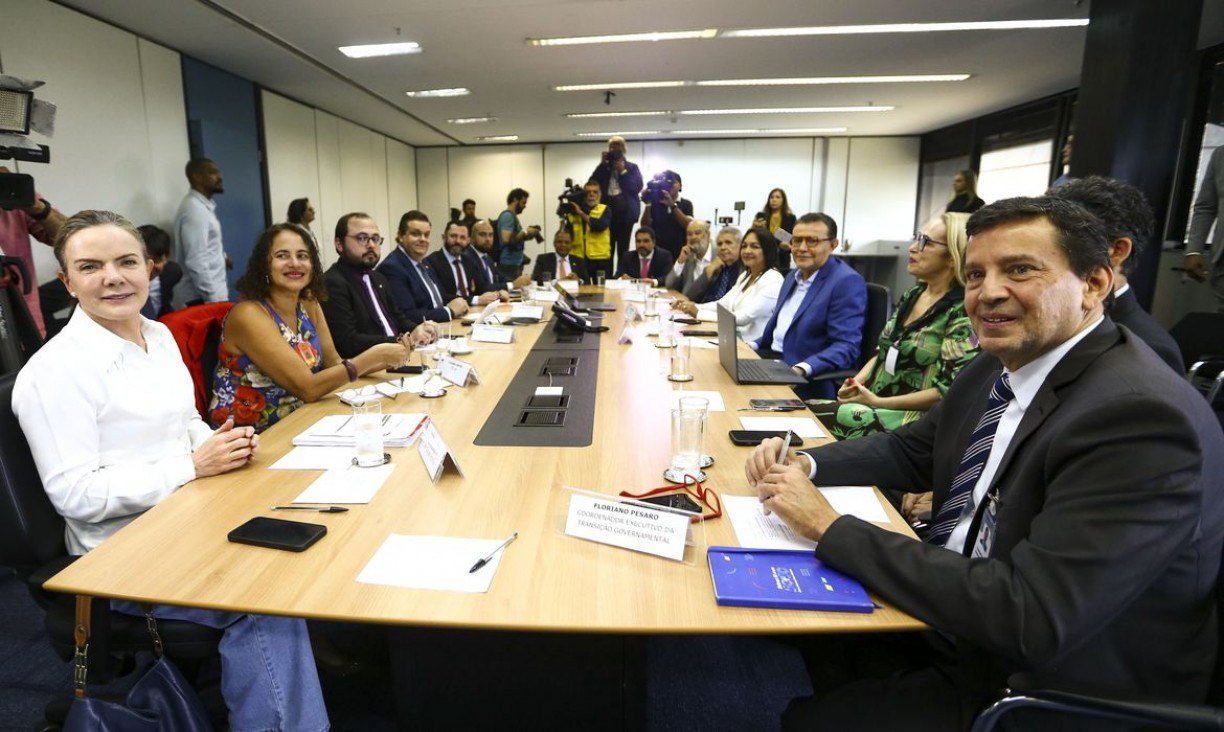 Da redação com agência
