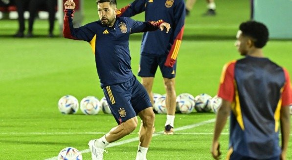 Jordi Alba, joga pelo Barcelona e é lateral-esquerdo da seleção espanhola.