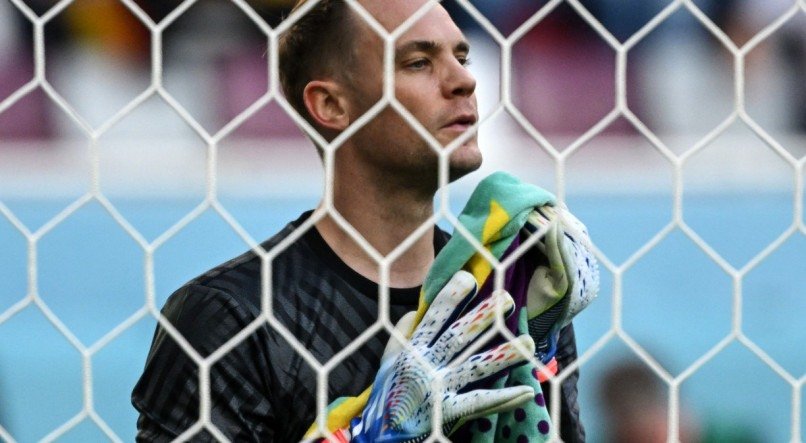 Manuel Neuer joga como goleiro no Bayern de Munique e na seleção alemã.