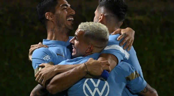 Luis Suar&eacute;z, Lucas Torreira e Jos&eacute; Luis Rodr&iacute;guez em treino da sele&ccedil;&atilde;o uruguaia para a Copa do Catar.