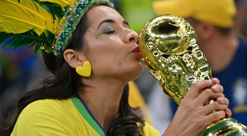 Torcida do Brasil chegou junto na estreia contra a S&eacute;rvia na Copa do Mundo do Catar 2022