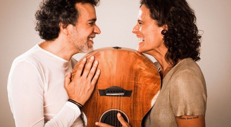 SHOW Paulinho Moska e Zélia Duncan apresentam a turnê "Um Par Ímpar"