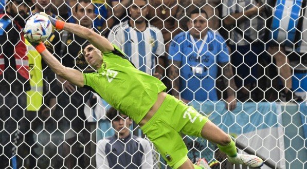 Defesa do goleiro da Argentina, Emiliano Martinez, na Copa do Mundo 2022