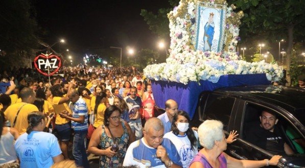 Procissão da Bandeira, que abriu a 118ª Festa do Morro da Conceição