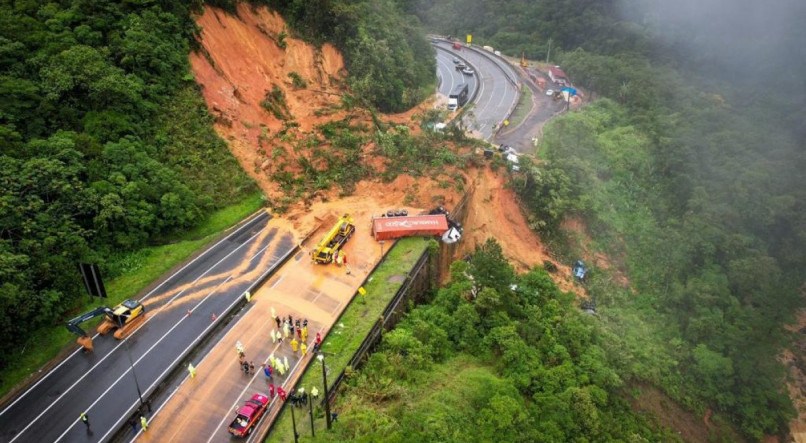 Saiba as &aacute;reas de risco para deslizamento de terra e inunda&ccedil;&otilde;es no Brasil