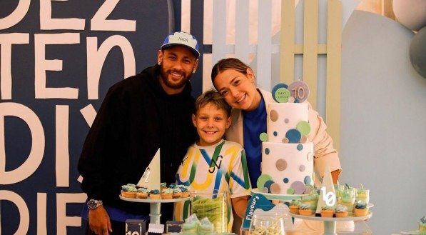 Davi Lucca com os pais, Neymar e Carol Dantas