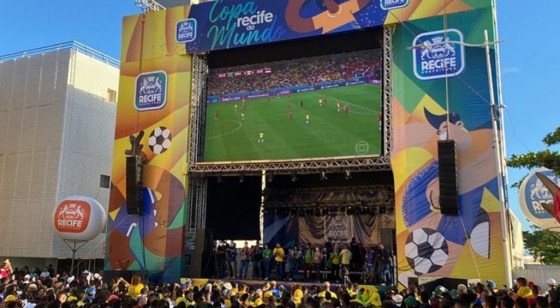 Há um telão montado tanto no Cais da Alfândega como na Praça do Arsenal para acompanhar os jogos do Brasil na Copa do Mundo. 