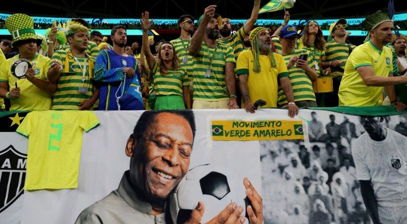 Pel&eacute; recebe homenagens na Copa do Mundo