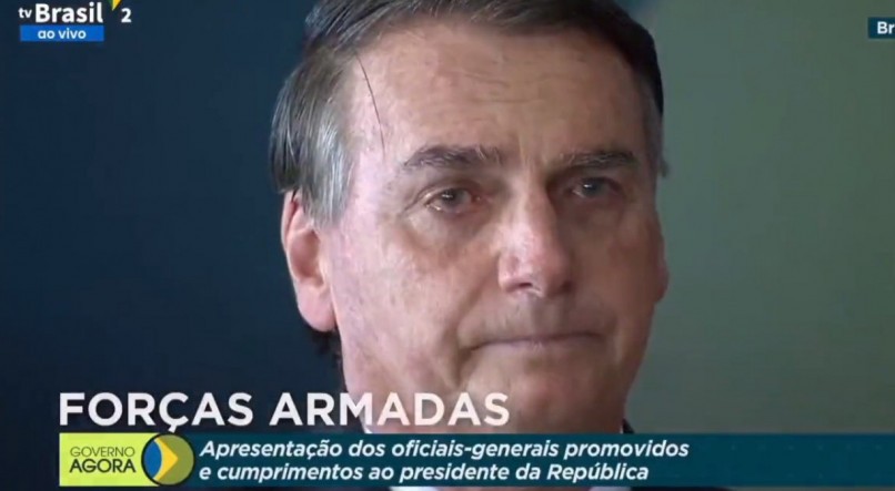Bolsonaro tamb&eacute;m chorou durante evento militar em Bras&iacute;lia