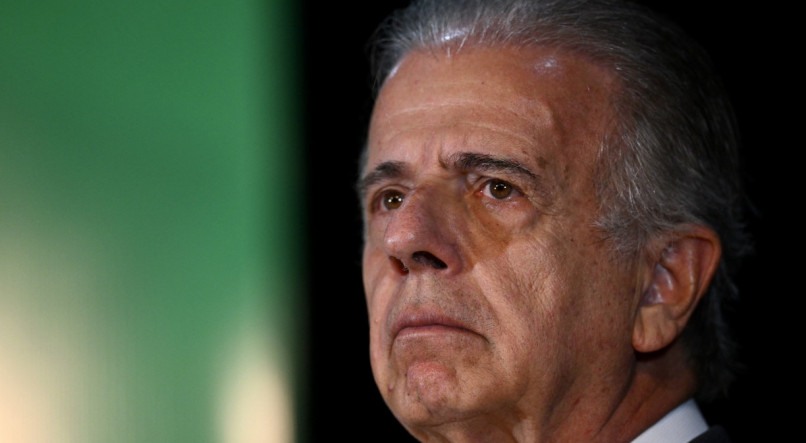 José Múcio assumiu uma das pastas mais delicadas por causa da identificação de Bolsonaro com os militares