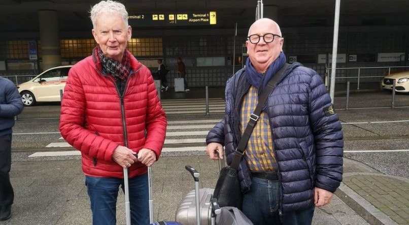 Werner Duysen Gurkasch (esq.) e o marido, Wolfgang Duysen Gurkasch, estavam passeando pelo Recife após saírem de um navio