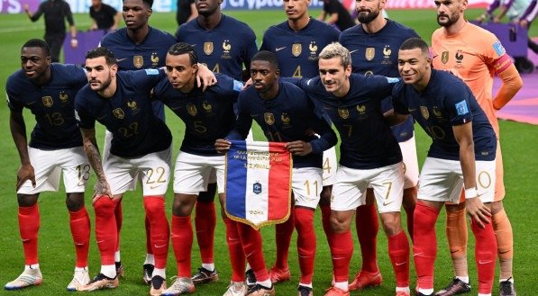 Sele&ccedil;&atilde;o francesa joga contra a Gr&eacute;cia nesta segunda (19).