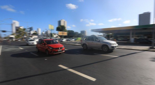 Infraestrutura: Recife pretende padronizar cobertura de bueiros e nivelamento de ruas e avenidas para acabar com os desníveis no pavimento