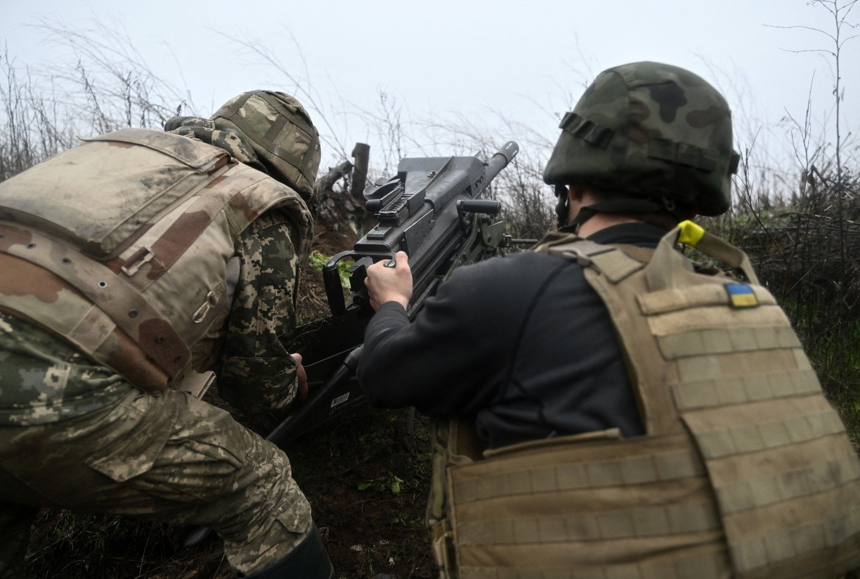 Soldados ucranianos receber&atilde;o mais armas pesadas de pa&iacute;ses ocidentais