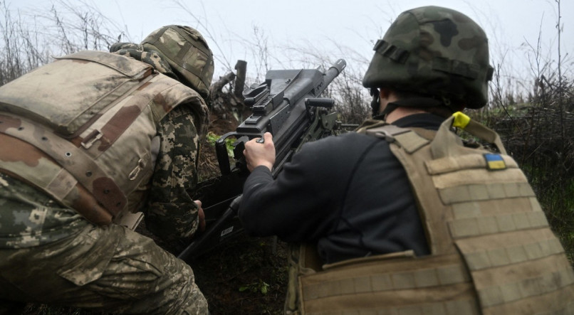 Soldados ucranianos receber&atilde;o mais armas pesadas de pa&iacute;ses ocidentais