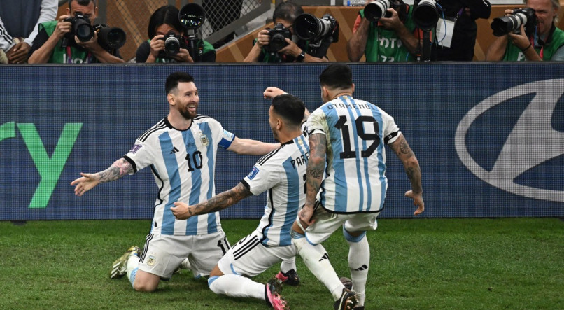 Messi &eacute; d&uacute;vida no confronto contra o Paraguai