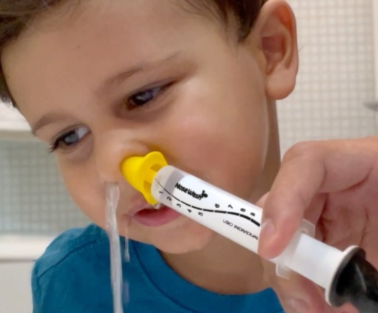 LAVAGEM NASAL SERINGA: Como fazer lavagem nasal em bebês e