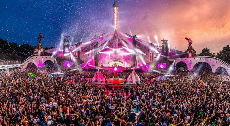 Primeira edição da Tomorrowland Brasil, em 2015, contou com cerca de 180 mil pessoas.