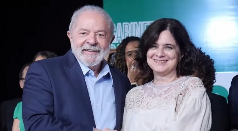 Confira orienta&ccedil;&atilde;o do presidente Lula para o Minist&eacute;rio da Sa&uacute;de referente ao piso salarial da enfermagem.
