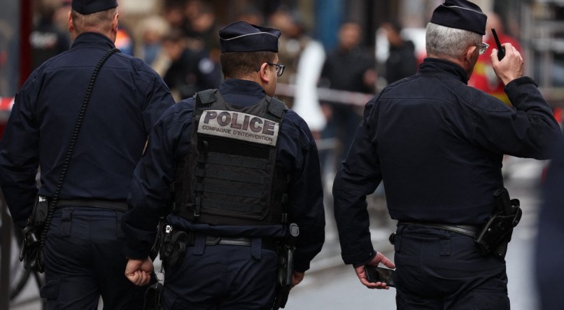 Três pessoas morreram e três ficaram feridas após serem atingidas por tiros em Paris